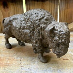 Art Smithy Antique 1920s Cast Iron Great American Bison Still Bank Size 8.25”L